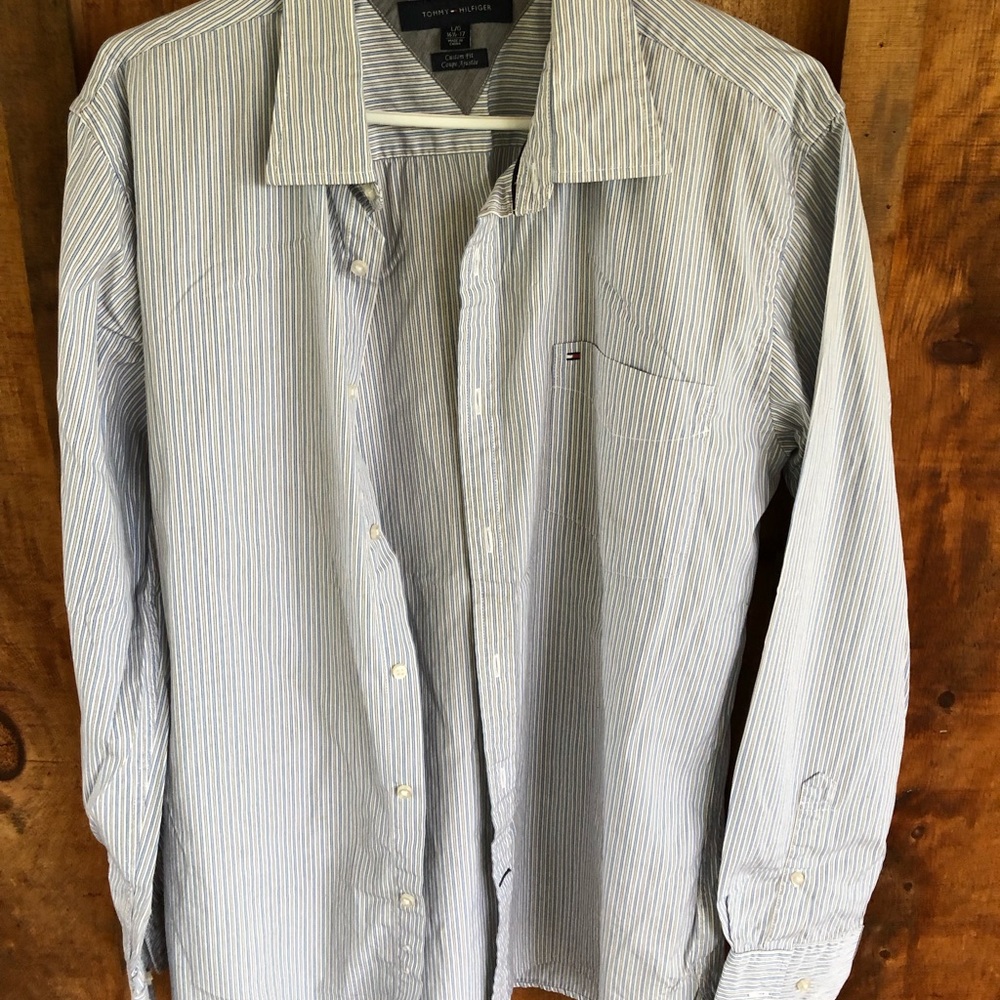 Men’s large Tomy Hilfiger button shirt